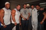 Sanjay Dutt meets Sheru Classic bodybuilding contestants on 22nd Sept 2011 (29).JPG